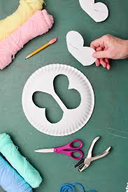 ‪Paper Plate String Art (Easy DIY Craft for Kids) | Welcome To Nana's‬‏