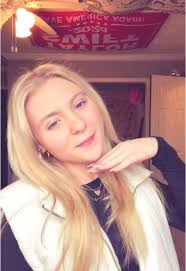 Cortney 💋 (@cortney.west)