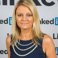 Lora Farrar's Instagram, Twitter & Facebook