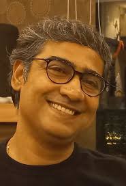 Don't be fooled by the bright lights. This group of souls spent an evening  with me in the shadows of Birgu's back streets, hearing stories of  witchcraft, blood, ghosts and murder. Thanks