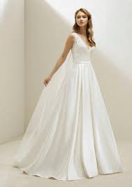 Manche kaufen das kleid, das ohnehin nur das eine mal getragen wird, lieber second hand. Brautkleid Vero Von Pronovias Auf Ja De