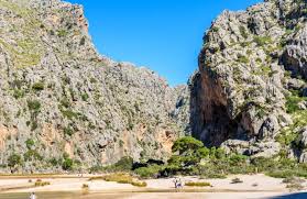 Datos por horas del estado del tiempo, temperaturas, viento, humedad, cota de nieve, etc. 10 Mallorca Hiking Routes To Explore In Spring Nano Mundo