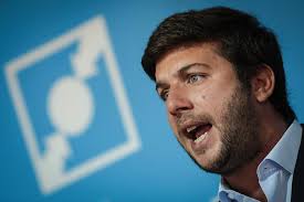 Líder do CDS quer Marcelo eleito na primeira volta para evitar  “venezuelização” do regime