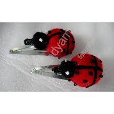 This Cute Felt Ladybug Hair Clip Is Made Of 2cm Red Felt Ball And 1 Cm Black Felt Ball It S Nicely Decorated With Small White Bow Hair Clips Ladybug Red Felt