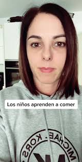 Démosle la oportunidad a los niños de aprender a comer #no hay edad para  nada