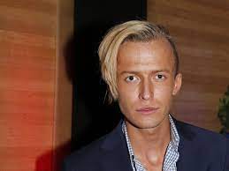 Millennials is a generation who grew up with computers, internet and social networks. Carl Aksel Jansen Jeg Foler En Ekstrem Skam Og Anger Vg