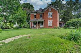 1860 Italianate In Xenia Oh 75 000 Old House Dreams Old House Dreams House Cheap Houses