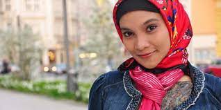 Dua orang mengalami luka, satu diantaranya putra amien rais, ahmad hanafi rais. Kritik Film Hijab Anak Amien Rais Tuding Hanung Bramantyo Jil Merdeka Com