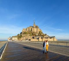 Par contre, mont saint aignan fait partie des communes sélectionnées en 2011 par orange en réponse à l'appel à manifestation d'intentions d'investissements de la datar. Reisefuhrerin In Frankreich Bretagne Und Normandie Cecile Loiseau