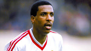 Viv Anderson til FotballFlora