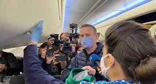 Z niemiec, gdzie aleksiej nawalny leczył się po zatruciu chemicznym środkiem bojowym „nowiczok. Aleksiej Nawalny Wrocil Do Rosji Na Lotnisku Zostal Zatrzymany Wiadomosci Znad Wilii