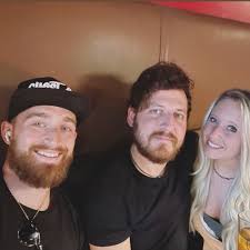 Fall weddings, family, and good times!! Congratulations @gavinroe_va