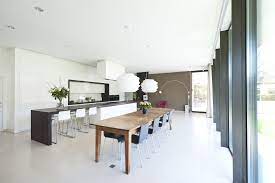 keuken in hoogglans en palm by naomi batache voor llox home decor conference room table decor