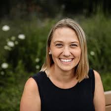 The Kate In Between: Swinarski, Claire: 9780062912701: Amazon.com: Books