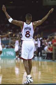 Pippen diz que phil jackson é um 'racista' que tentou 'expor' kobe bryant lenda do chicago bulls falou sobre a decisão do técnico em um jogo de playoff em 1994 Manisport Ags Pippen Con Sus Uptempo Olimpicos Facebook