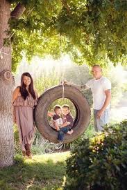 31 Family Picture Ideas With Props Family Photos Family Posing Photo Sessions