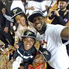 Lebron James Most Adorable Family Photos Lebron James And Wife Lebron James Family King Lebron James