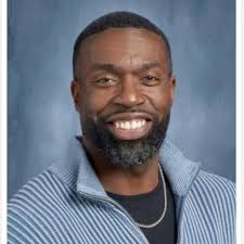 Why is there no line for lebrons shoes???🤔🤔🤔🤔