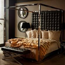Il suo design è minimalista ed elegante. Casa Padrino Telaio Del Letto Di Lusso Con Testiera In Pelle Nera Guardare 190 X 220 X H 220 Cm Mobili Di Design Casa Padrino De