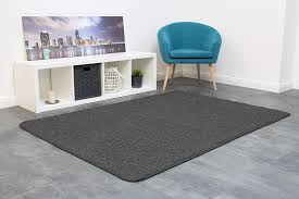 Um einen hochflorteppich zu reinigen, ist die beweglichkeit und größe des saugen sie den hochflorteppich in zwei durchgängen gründlich ab. Misento Shaggy Hochflor Teppich Fur Wohnzimmer Langflor Schadstoff Gepruft 100 Polypropylen Grau Braun 100 X 150 Cm Amazon De Kuche Haushalt Wohnen