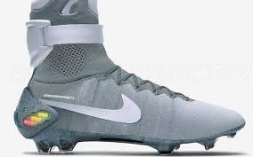 Les Nike Air Mag De Retour Vers Le Futur Imaginees En Crampons Chaussure De Football Nike Chaussures De Football Soulier De Soccer