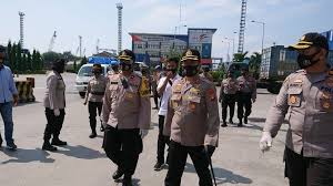 Jun 17, 2021 · tubagus mengungkapkan, pungli di wilayah pelabuhan tanjung priok dan sekitarnya, setidaknya dibagi menjadi dua bagian. Baru Dilantik Kapolres Pelabuhan Tanjung Priok Gelar Bakti Sosial