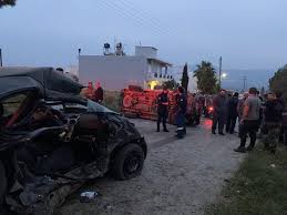 Ειδικότερα, στις 12:05 το μεσημέρι Sygklonismenh H Krhth Apo Ton 8anato Mhteras Kai Korhs Se Troxaio Eikones Poy Sokaroyn In Gr