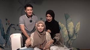 Terima kasih atas support dan cintanya untuk keluarga kecil kami selama ini. Perubahan Bentuk Kaki Zaskia Sungkar Jelang Lahiran Disorot Irwansyah Kakak Shireen Mengaku Lemas Banjarmasin Post
