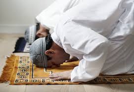 Sholat dapat mendatangkan kebahagiaan, kesenangan dan kesempurnaan baik di dunia maupun akhirat. Khutbah Sholat Idul Adha Di Rumah Ini Cukup Singkat Hanya 10 Menit Saja Okezone Muslim