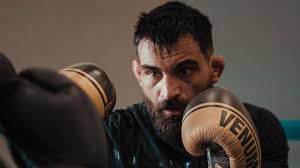 J'ai hâte de revenir" : Benoît Saint Denis revient sur sa défaite et  confirme son retour à Paris