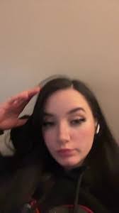 Kyra Wallace's Instagram, Twitter & Facebook