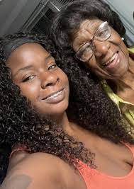 Edith King's Instagram, Twitter & Facebook