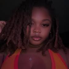 Huda was spotted holding hands with Too Hot Too Handle's Louis Russell 🚨