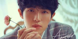 Kim jaehwan (김재환) is a south korean soloist under swing entertainment. Wanna One S Kim Jae Hwan Spotted Taking The Subway Fans Wish They Could Be The Elder Sitting Next To Him Allkpop