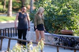 Όπως έγινε γνωστό, η παρουσιάστρια θα. Kwnstantina Spyropoyloy Basilhs Sta8okwstopoylos Bolta Gia Dyo Sth Boyliagmenh Znews