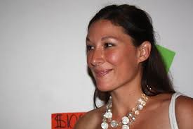 Mosaic Lead Artist Nicole Lesser