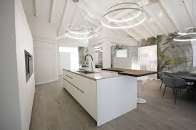 Esso riprende lo stile dei classici mattoncini rossi che vengono utilizzati per decorare gli esterni delle case e lo applica ad uno specchio. Ispirazione Interior Designer Per Case Moderne Bf Interni