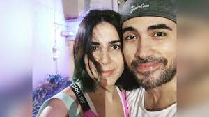 Kirti kulhari is an indian model and film actress from mumbai, known for her acting skills in hindi cinema. 0 4sl5flnivlpm