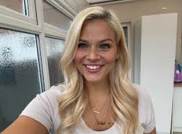 I'm looking for 3 new partners to join my team! But what are you looking  for? Is is free energy bills? Free holidays? 🏖️An extra income a month?  Working for UW can