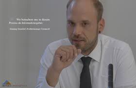 Henning Hausdorf ist Produktmanager für Holzbau bei Fermacell und hat in  der Expertenrunde zum Thema 'Building Information Modelling' von BAUEN MIT  HOLZ die Perspektive aus Industrie-Sicht mit an den Tisch gebracht.