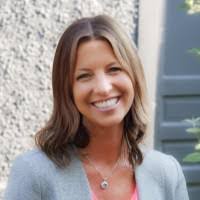 Jennifer Tinker's Instagram, Twitter & Facebook