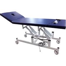 Les tables électriques de massage sont très polyvalentes car elles peuvent s'adapter à un grand nombre de spécialités. Table De Massage Electrique 1300 Carci A Hauteur Reglable Sur Roulettes 2 Sections