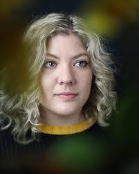 Lorna Cummins's Instagram, Twitter & Facebook