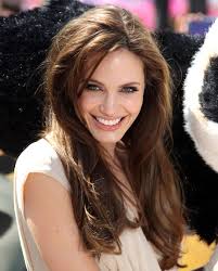 Angelina Jolie Has Fabulous Hair At Cannes Film Festival How To Get The Look Angelina Jolie Hair Hair Styles Long Hair Styles