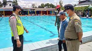 Biaya parkir khusus sepeda motor di pemandian air panas pacet sebesar rp 2.000 sedangkan mobil 3.000. Balita Tenggelam Di Kolam Renang Cerme Pakisaji Kabupaten Malang