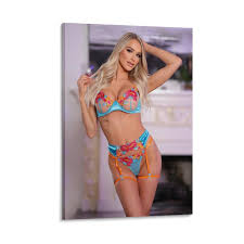 Amazon.com: Sexy Emma Hix Sexy Star Poster Big Boobs Room Aesthetics5  Canvas Art Poster And Wall Art Picture Print Modern Family Bedroom Decor  Posters 20x30inch(50x75cm): Posters & Prints