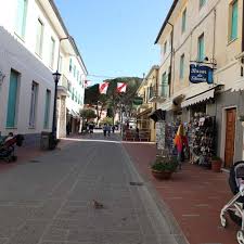 Campo nell'elba, frazione marina di campo affitto appartamento vacanze da privato. Geraumiger Strand Aus Sand Fu Kinder Ideal Marina