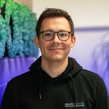 Daniel Bross's Instagram, Twitter & Facebook