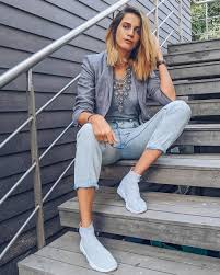 Without any further ado, lets head straight into the article! 15 Best Delhi Bloggers To Follow Right Away So Delhi
