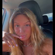 Holly Cairns (@holly.cairns) • Instagram photos and videos